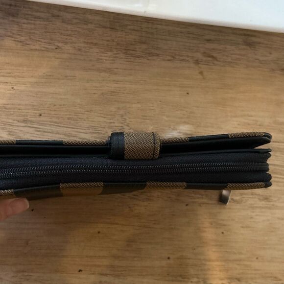 NWOT brown and black striped design designer looking wallet wallet. Zip around - Picture 3 of 5